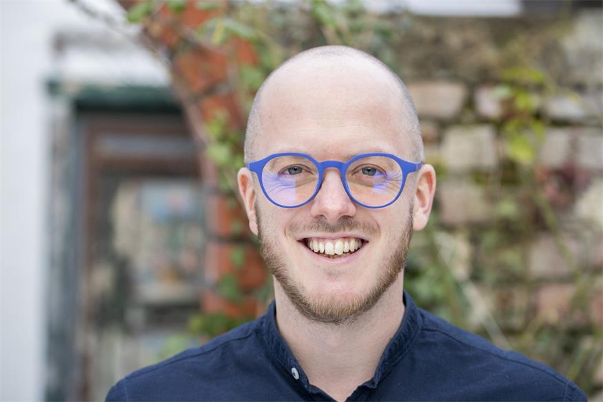 Autor Bernhard Reingruber lädt ein, in Gesprächen wieder mutiger zu werden. 