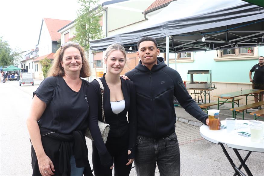 Neudörfler Dorffest: Hauptstraße verwandelte sich erneut in Festmeile