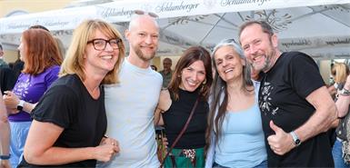 Barbara Döller, Sigi Stampf, Bettina Zganjer, Ursi Rauer und Bernhard Klug waren in Partystimmung.