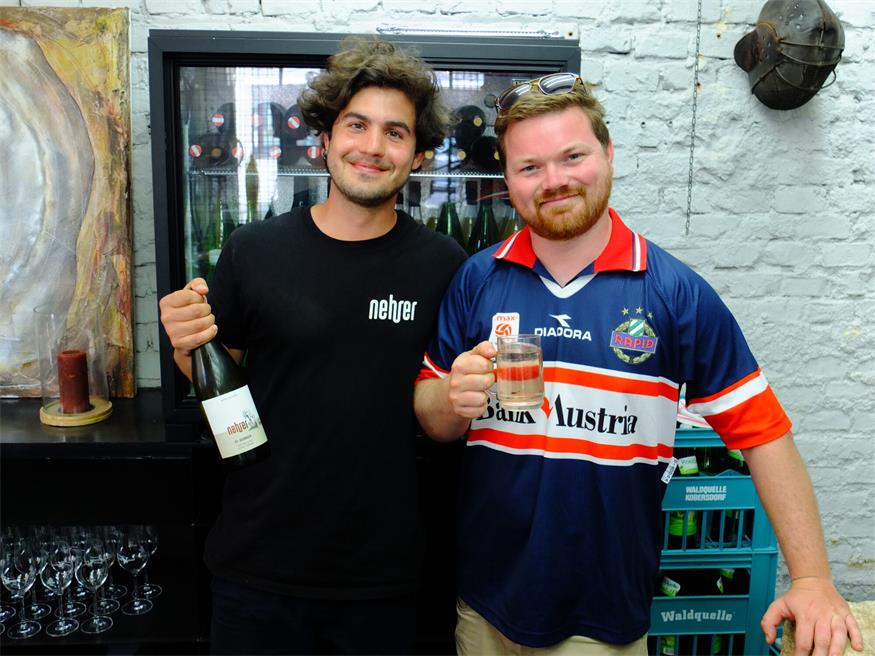 Wein, Beats und Vintage-Trikots: Stilvolles Event in Eisenstadt