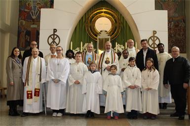 Bei der Festmesse waren der Provinzial des Redemptoristenordens, Martin Leitgöb, Generalvikar Michael Wüger, Stadtpfarrer Deivasakayaraj Sebasthikkannu, die Pfarrer Walter Rudy, Anton Kendöl und Tadeusz Trojan, die Kapläne Prem Kumar Sebastian und John Feranandes Martein sowie Vertreter der Stadtgemeinde rund um Bürgermeister Johann Heisz und die Ministrantinnen und Ministranten dabei.
