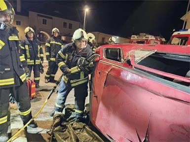 Bei der Übung mit den Kameraden aus Kleinhöflein konnten die Geräte ausprobiert werden.