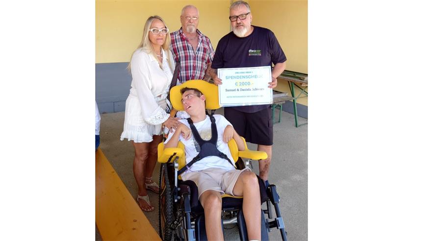 Bei der letzten Veranstaltung wurden von Reinhard Huber und Paul Scherhaufer unter anderem 2.000 Euro an  Daniela und ihren Sohn Samuel Schwarz übergeben. Samuel erlitt im Kindesalter eine schwere Gehirnblutung und muss seitdem mit schwersten Beinträchtigungen leben.