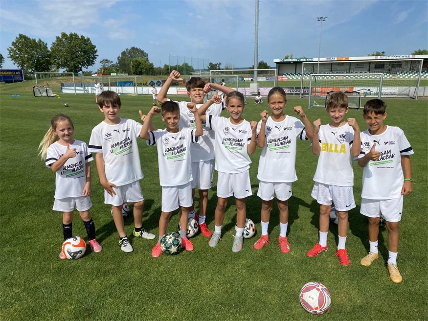 Bei perfektem Wetter und besten Trainingsbedingungen wird fleißig trainiert, gelacht und jede Menge Spaß erlebt.