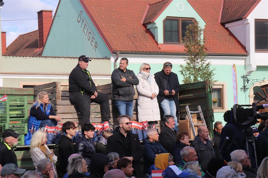 „Gute Jahre nur mit uns“-Tour mit Herbert Kickl hielt in Neudörfl