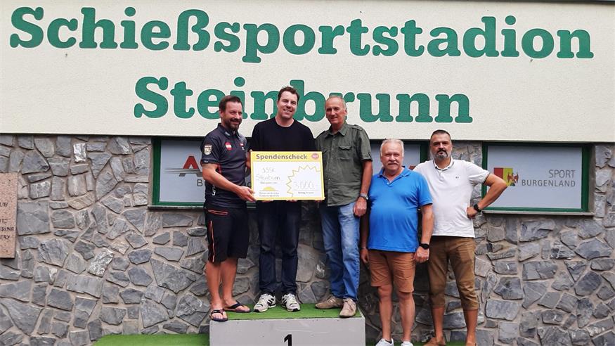 Beim Heim-Event in Steinbrunn hat der JSSK Steinbrunn 3.000 Euro für die Kinder-Krebs-Hilfe gesammelt.