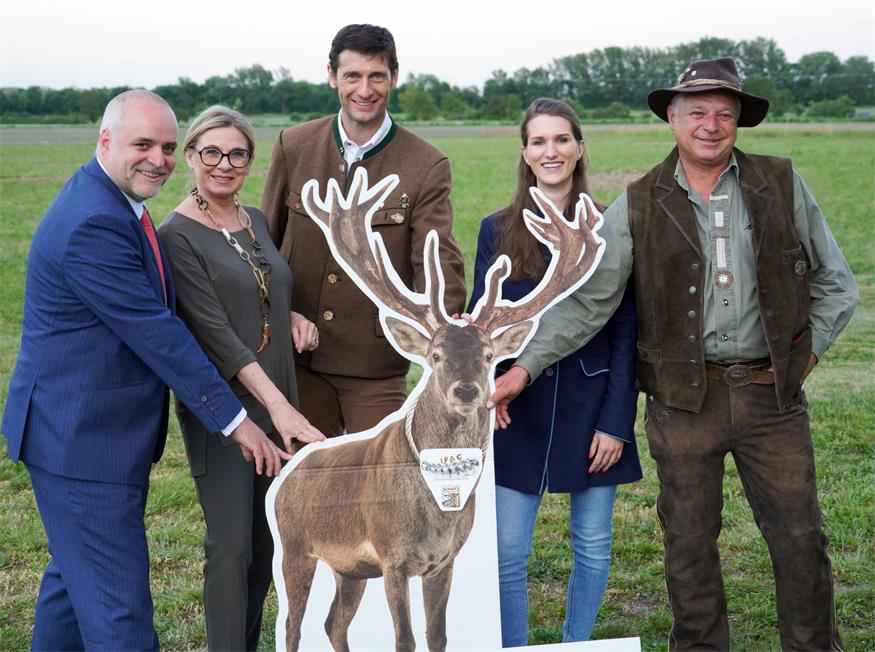 Beim Jagdsymposium (v.l.): Esterhazy-Vorstand Matthias Grün, Christa Kummer, Stefan Pfefferle, Eva Erlacher, Andreas Schatz