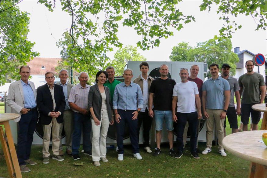 Beim Vatertagsbier der Volkspartei Großwarasdorf mit Obmann Andreas Brezlanovits, Ortsvorsteherin Daniela Kulovits-Linzer sowie den Gemeinderäten Daniel Berlakovich und Michael Babits.