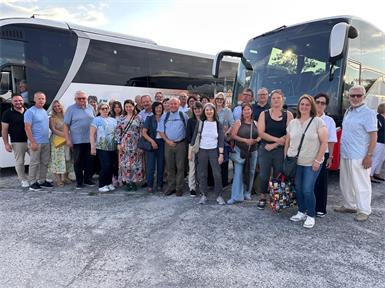 Bereits zum vierten Mal organisierte der ÖAAB-Unterfrauenhaid die Busfahrt zu den Seefestspielen.