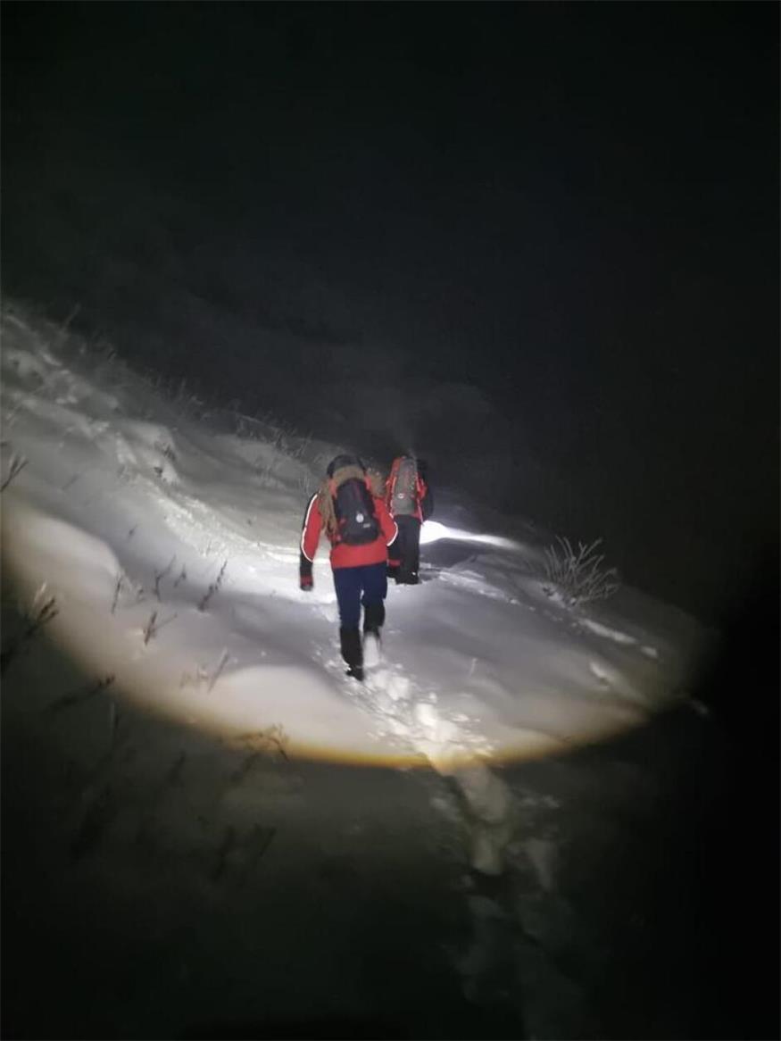 Bergretter im Einsatz in der Dunkelheit