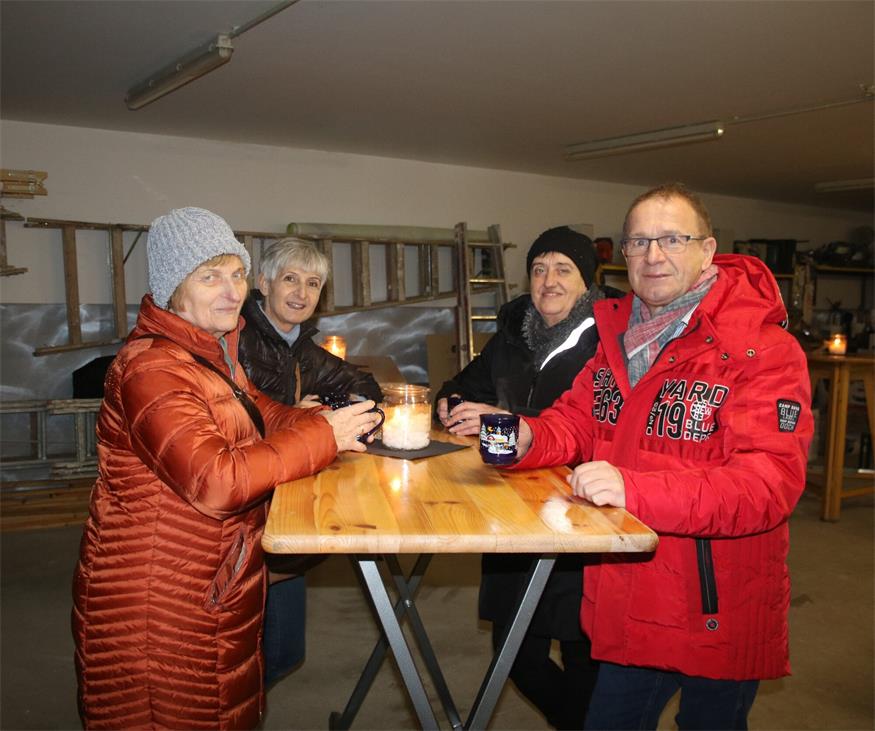 Punschen für einen guten Zweck in Kleinmutschen