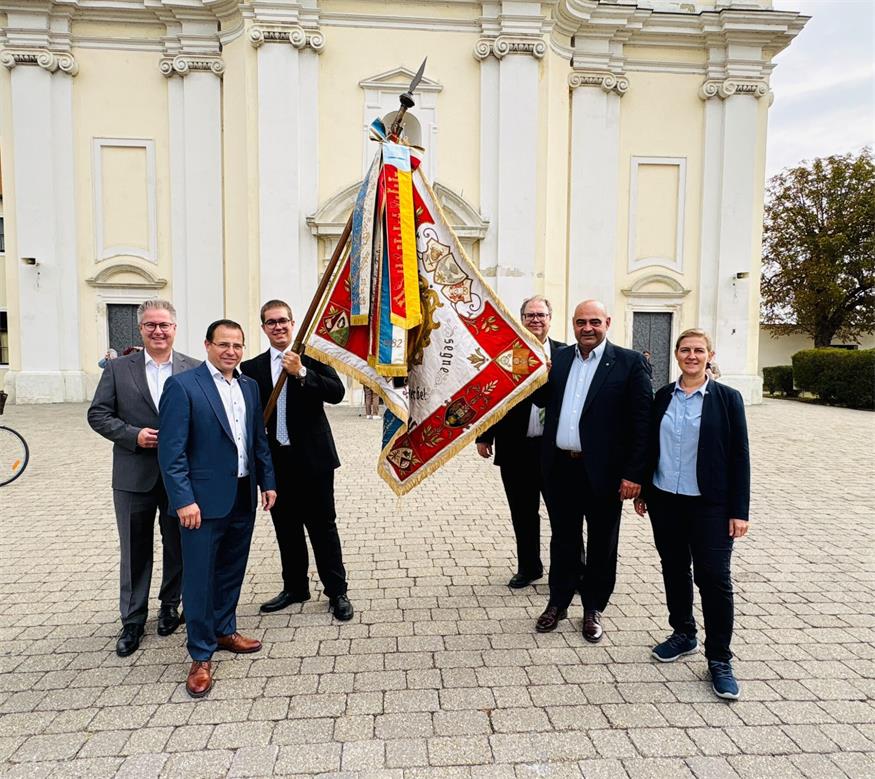 Bezirksparteiobmann Bürgermeister Markus Ulram, Wirtschaftsbund Landesobmann Andreas Wirth, Julian Horvath, Wirtschaftsbund Stadtgruppenobmann Wolfgang Fabits, Wirtschaftsbund Bezirksgruppenobmann Hannes Mosonyi und Birgit Priklopil