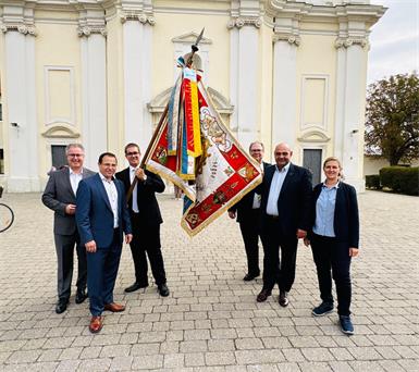 Bezirksparteiobmann Bürgermeister Markus Ulram, Wirtschaftsbund Landesobmann Andreas Wirth, Julian Horvath, Wirtschaftsbund Stadtgruppenobmann Wolfgang Fabits, Wirtschaftsbund Bezirksgruppenobmann Hannes Mosonyi und Birgit Priklopil