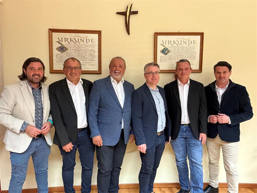 Bezirksparteiobmann Landtagsabgeordneter Hans Unger, Bürgermeister a.D. Walter Pfeiffer, Bezirkshauptmann Peter Bubik, Bürgermeister Thomas Kureck, Vizebürgermeister Roland Kainz und Landesparteiobmann Nationalrat Christoph Zarits. 