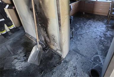 Kühlschrank löste Zimmerbrand in Neuberg aus
