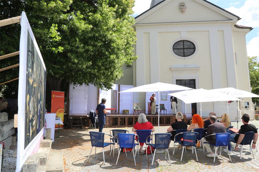 Nestroy unter freiem Himmel: Theater Sommer Parndorf gibt Vorgeschmack Nestroy unter freiem Himmel: Theater Sommer Parndorf gibt Vorgeschmack