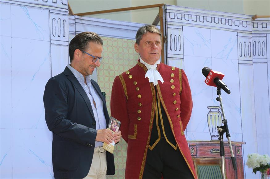 Nestroy unter freiem Himmel: Theater Sommer Parndorf gibt Vorgeschmack Nestroy unter freiem Himmel: Theater Sommer Parndorf gibt Vorgeschmack