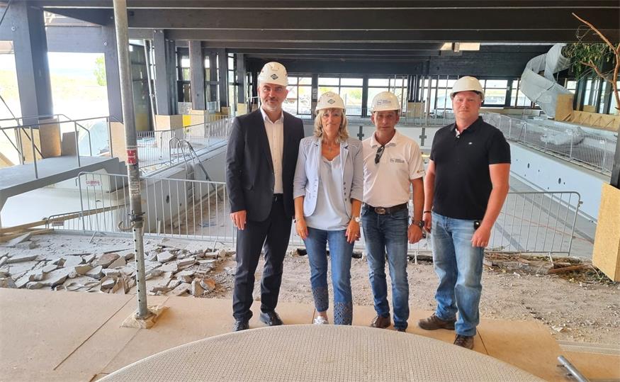 Bauarbeiten beim Hallenbad Neusiedl: Fortschritt sichtbar Bauarbeiten beim Hallenbad Neusiedl: Fortschritt sichtbar
