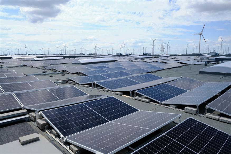 Zurndorf: XXXLutz präsentiert Europas zweitgrößte Dach-PV-Anlage 