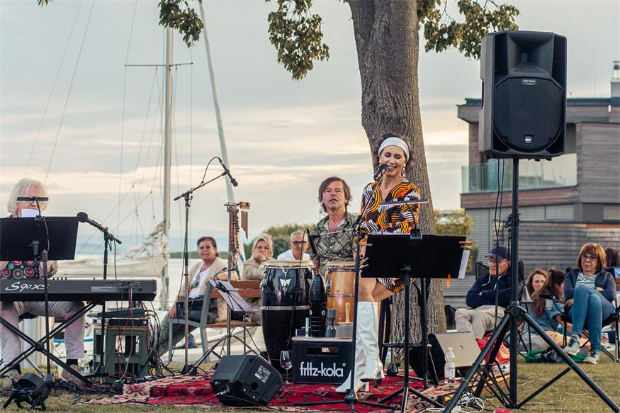 Französische Chansons trafen in Neusiedl auf lateinamerikanische Küche 