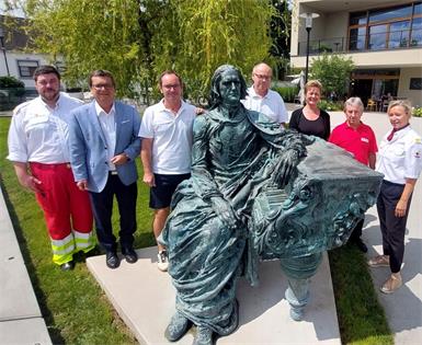Dankesurkunde für scheidende „Club Miteinander Raiding“-Teamleiterin