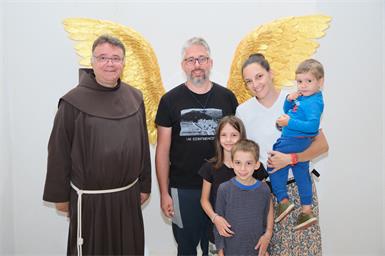 Basilika Frauenkirchen: Selbstbedienungscafé, Engel Fotopoint und mehr