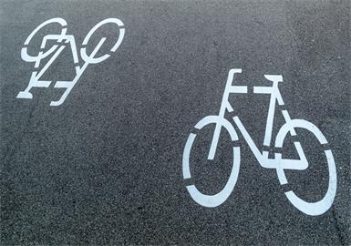 Holzbrücke für Radfahrer bei Schwendgraben wird saniert