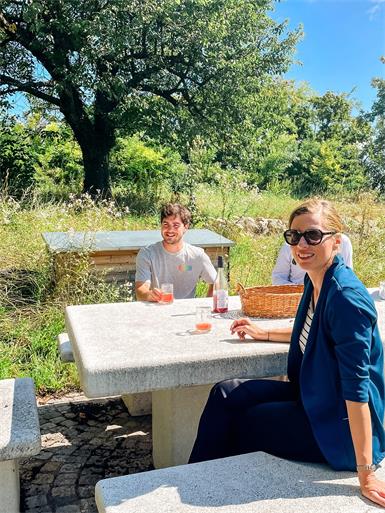 St. Georgen: Anja Haider-Wallner besucht Winzer Johannes Nehrer