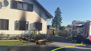 Feuerwehr holte Bewohnerin aus brennendem Haus