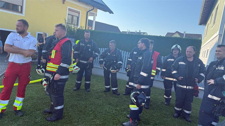Feuerwehr holte Bewohnerin aus brennendem Haus 