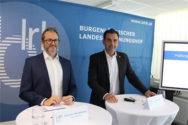 Kritischer Blick auf Chef-Verträge, Landesholding reagiert