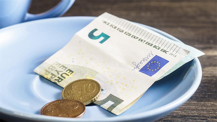 Trinkgeld im Urlaub: Unsere Tipps, wie man einen Fauxpas vermeidet 