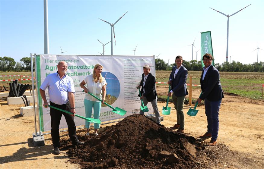 Agri-PV-Kraftwerk in Parndorf nutzt Sonne, Wind und Landwirtschaft Agri-PV-Kraftwerk in Parndorf nutzt Sonne, Wind und Landwirtschaft