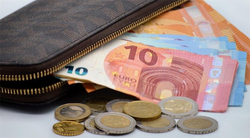 Sparen beim Gehalt? Pensionisten und Beamte gehen auf die Barrikaden 