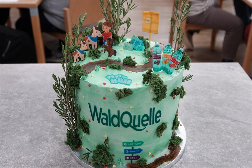 Waldquelle-Torte: Dankeschön an die Förderwerkstätte Oberpullendorf Waldquelle-Torte: Dankeschön an die Förderwerkstätte Oberpullendorf