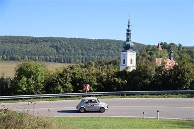 Über 120 Oldtimer rollten durch den Seewinkel