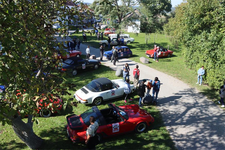 Über 120 Oldtimer rollten durch den Seewinkel Über 120 Oldtimer rollten durch den Seewinkel