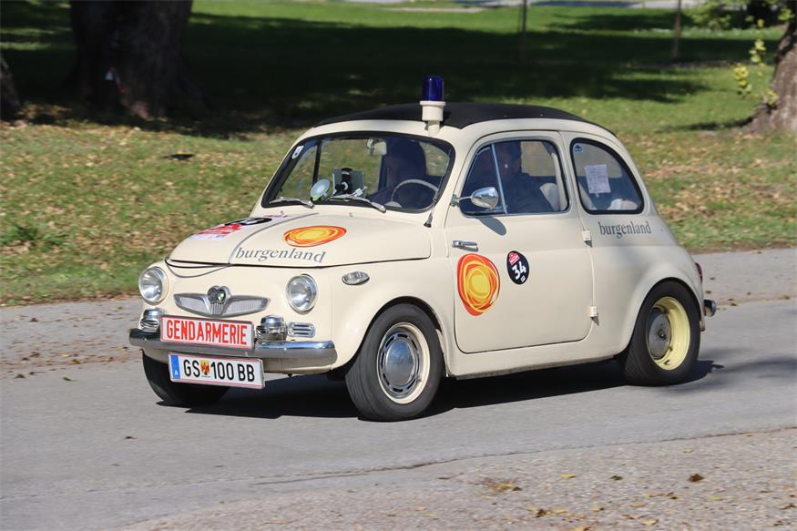 Über 120 Oldtimer rollten durch den Seewinkel Über 120 Oldtimer rollten durch den Seewinkel
