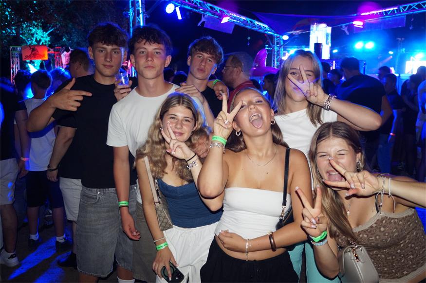 SLESS Beachparty bot Partystimmung pur 