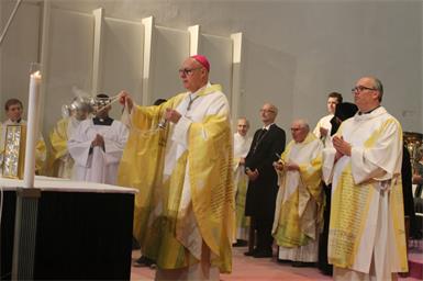 Nach der Martini-Messe wurden 300 Kipferl geteilt