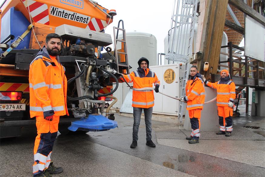 Wenn ein Koch am Bauhof arbeitet: So läuft die Arbeitspflicht 