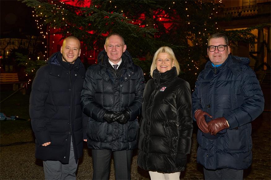 Minister-Duo dankte Polizei und Bundesheer vor Schloss Esterházy 