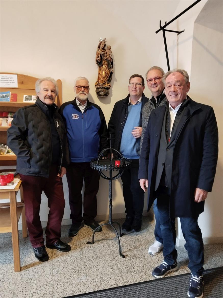 Marienstatue reiste aus der Schweiz in die Neudörfler Pfarrkirche 