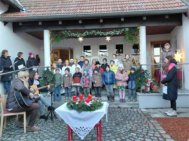 Kinder der Volksschule Unterrabnitz versüßten Adventzeit