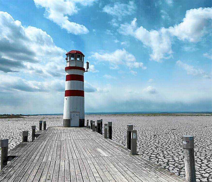 „Auf und ab und trotzdem hier“ - der Neusiedler See im Jahr 2023 „Auf und ab und trotzdem hier“ - der Neusiedler See im Jahr 2023