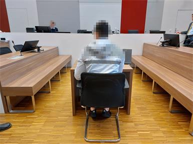 Schlagen, drohen, stehlen: 26-Jähriger angeklagt