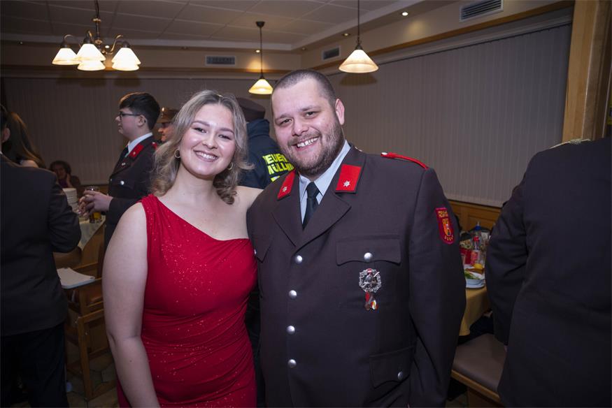 Oggau: Ballkleid und Anzug statt Feuerwehr-Uniform 