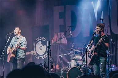 „Crowdfleckerl“ feiern 10 Jahre Bandgeschichte mit neuer Single