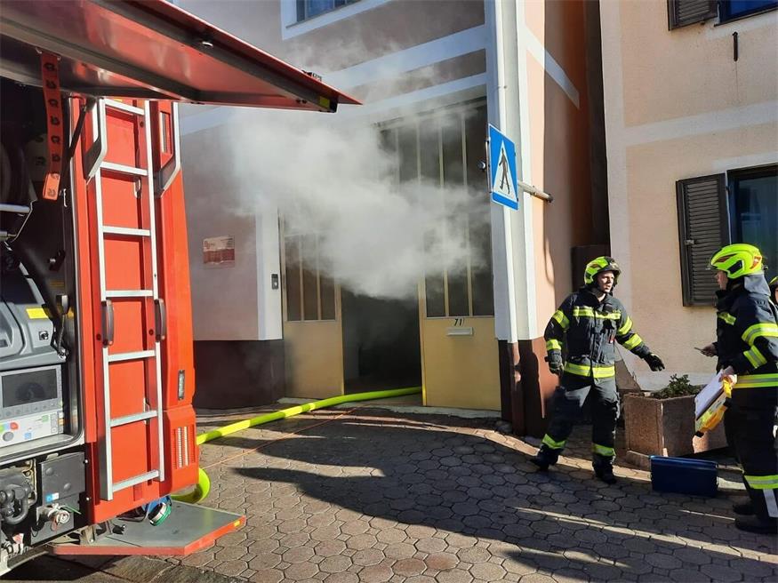 Kellerbrand in Riedlingsdorf: Eine Person im Spital 