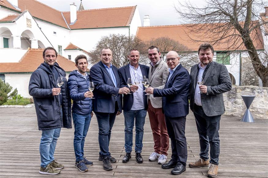 Wein Burgenland: Siess übergibt an Oschep Wein Burgenland: Siess übergibt an Oschep